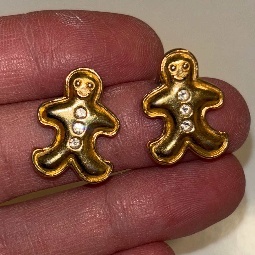 Vintage Avon Gold Gingerbread Stud Earrings - Women Jewelry